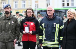 Türkiye’ye yardıma gelen Avusturyalı arama kurtarma ekibine madalya