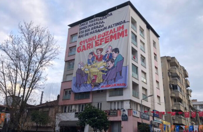 CHP'den AKP'nin provokatif pankartına suç duyurusu - Tele1