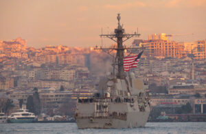 ABD savaş gemisi İstanbul Boğazı’nda