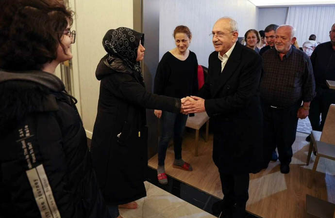 Kılıçdaroğlu’ndan deprem zede Bilgin ailesine geçmiş olsun ziyareti!