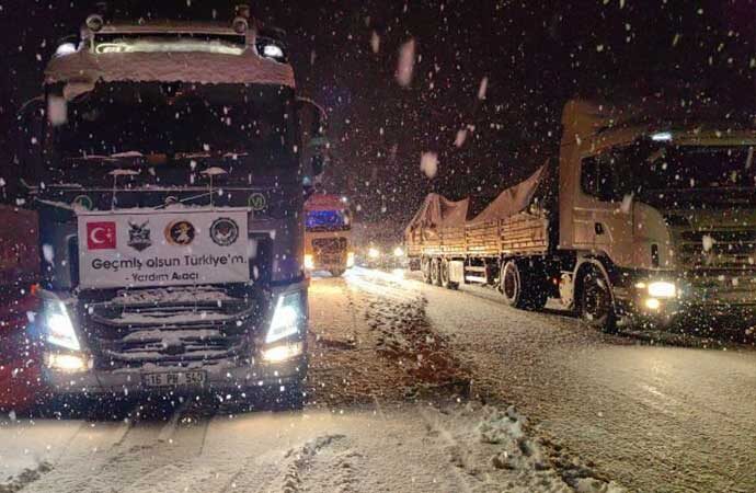 Deprem bölgesine yardım götüren tırlar yolda kaldı!