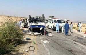 Pakistan’da intihar saldırısı! 9 polis hayatını kaybetti