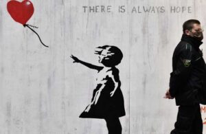 Banksy’nin üç eserine polis el koydu!