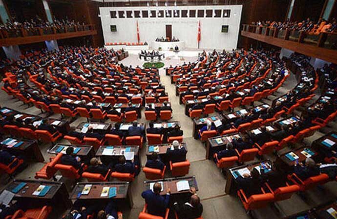 Meclis çalışmalara devam edecek mi? AKP’den açıklama