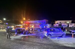 Tunceli’de iki otomobil kavşakta çarpıştı: 5 yaralı