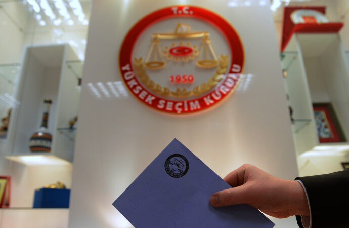 YSK seçim günü yasaklarını ve oy kullanma saatini ilan etti
