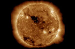 Güneş’te yeni delik tespit edildi! 20 dünya büyüklüğünde