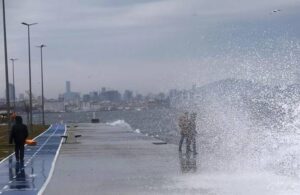 İstanbul’da bazı vapur seferleri lodos nedeniyle iptal oldu