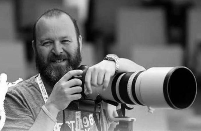 Ödüllü spor fotoğrafçısı Onur Çam kazada hayatını kaybetti