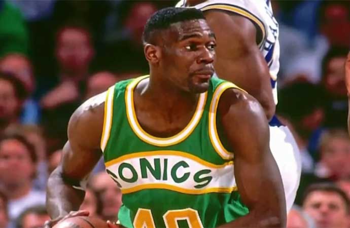 Eski NBA yıldızı silahlı saldırıdan gözaltına alındı