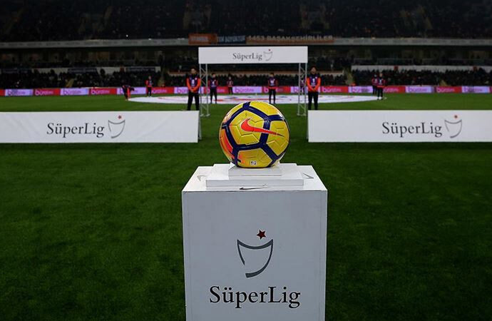 Süper Lig ekibine 2 dönem transfer yasağı