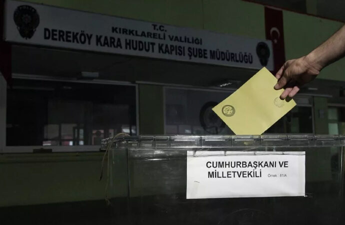 Yurt dışındaki yurttaşlar gümrük kapılarında nasıl oy kullanacak? YSK açıkladı