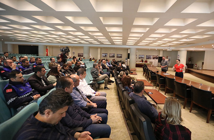 Efes Selçuk Belediyesi’nde memurlar için TİS süreci uzlaşma ve ikramiye kazanımıyla tamamlandı