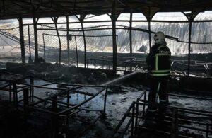 Deprem bölgesindeki fabrikada yangın