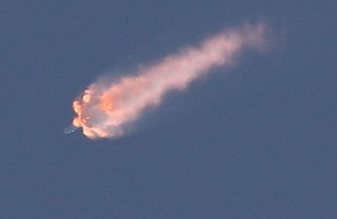 Elon Musk’ın CEO’su olduğu SpaceX’in roketi fırlatıldıktan sonra patladı