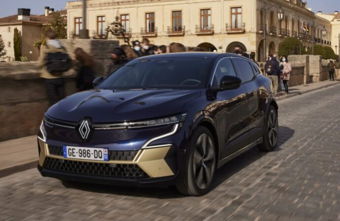 Renault, elektrikli otomobil müşterilerine abonelik sistemi sunacak