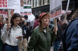 Oscar’lı Susan Sarandon’a protesto gözaltısı!