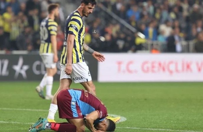 Trabzonspor’un Samet Akaydın açıklamasına Fenerbahçe’den sert tepki!