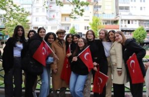 Yılmaz Büyükerşen’den gençlere sandık çağrısı! “Atatürk’ün gençliği olarak bu görev sizde, sakın unutmayın”