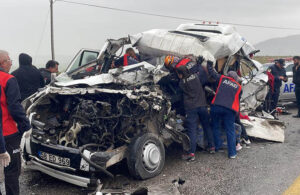 Sivas’ta TIR ve minibüs çarpıştı ölü ve yaralılar var!