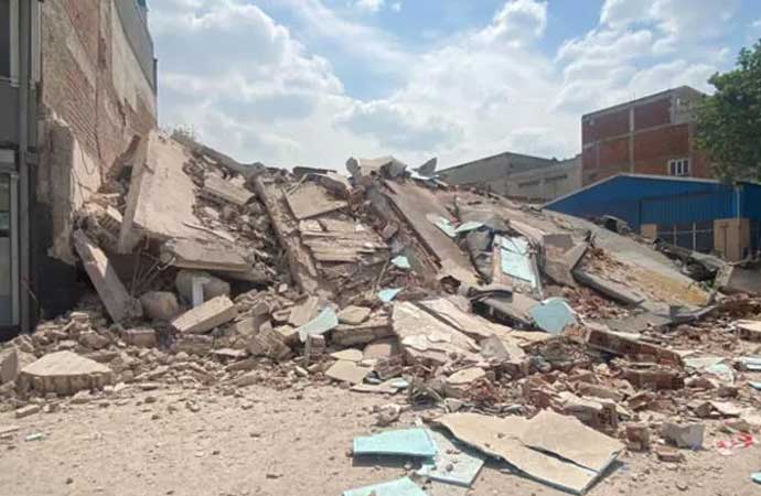 Bursa’da dört katlı bina yıkım sırasında çöktü