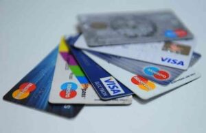 Kredi kartıyla taksitli harcamalara kısıtlama kararı