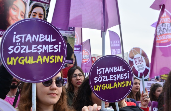Erdoğan’ın bir gecede feshettiği İstanbul Sözleşmesi AB’de yürürlüğe girdi