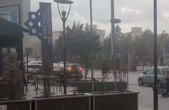 Ankara’da fırtına! 1 yurttaş yaralandı