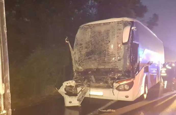 AKP’lileri taşıyan otobüs kaza yaptı! 22 yaralı