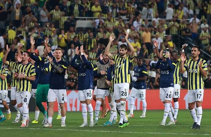 Fenerbahçe’de en az 8 isimle yollar ayrılacak