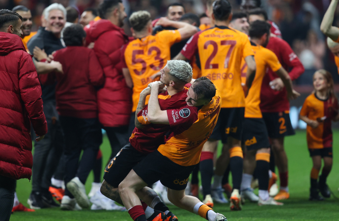 Galatasaray, şampiyonluk kapısını sonuna kadar araladı