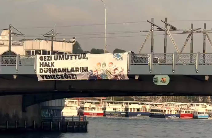 Gezi Direnişi’nin yıl dönümünde SOL Parti’den Galata Köprüsü’ne pankart!