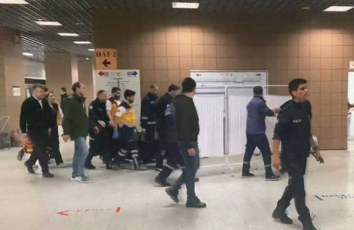Marmaray’da raylara atlayan yurttaş hayatını kaybetti