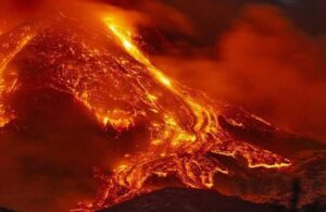 Etna Yanardağı patladı! Meteoroloji’den Türkiye’ye uyarı