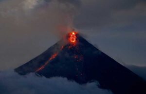 Filipinler’de tehlike! Mayon Yanardağı tekrar patlayabilir