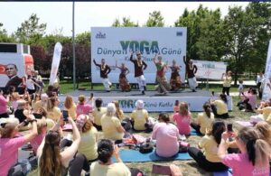 Dünya Yoga Günü’ne özel yüzlerce kadın yoga yaptı