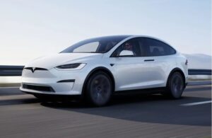 Tesla, tam 18 rakibinin toplamından fazla araç sattı