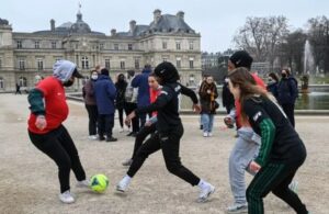Fransa Danıştayı’ndan futbolda kadınlara başörtüsü yasağına onay