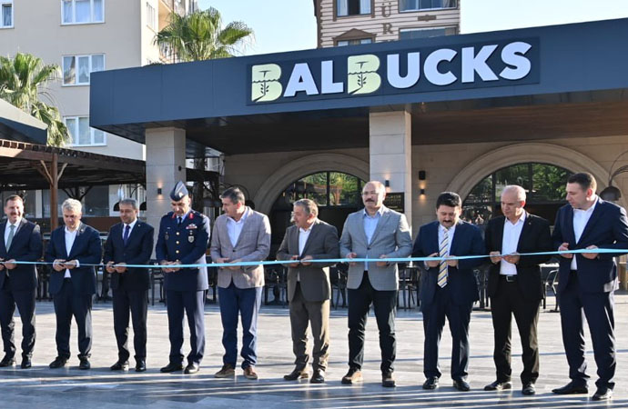 Balıkesir Belediyesi Starbucks’a rakip oldu! “Balbucks hizmetinizde”