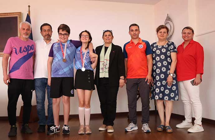 Madalyalı otizmli gençlerden Başkan Çerçioğlu’na teşekkür ziyareti