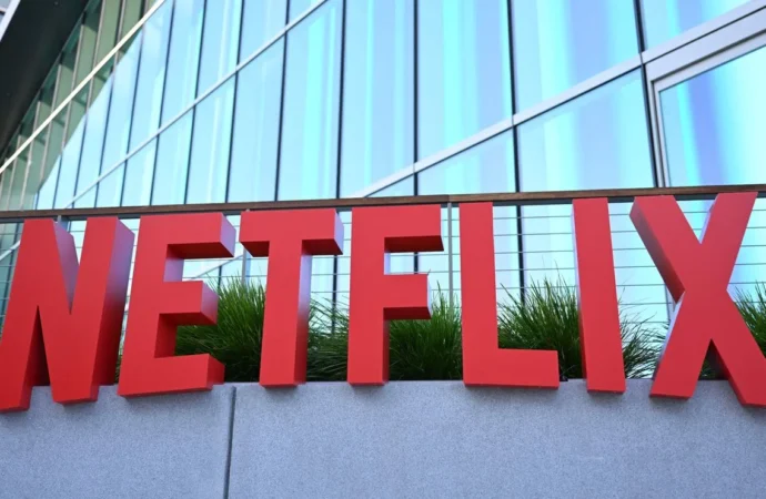 Netflix yeni yapımlar için fragmanlar paylaştı