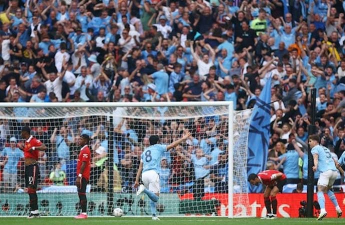Premier Lig şampiyonu Manchester City İngiltere FA Cup’la duble yaptı!