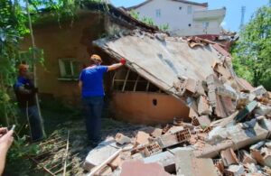 Kocaeli’de metruk ev yıkım sırasında göçtü! İki işçi öldü