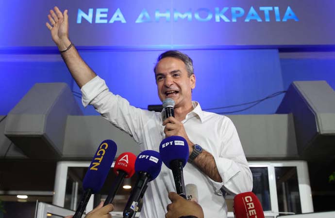 Yunanistan seçimlerinin galibi Miçotakis oldu!