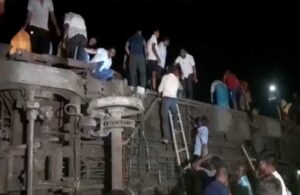 Hindistan’da tren katliamı! En az 171 kişi hayatını kaybetti