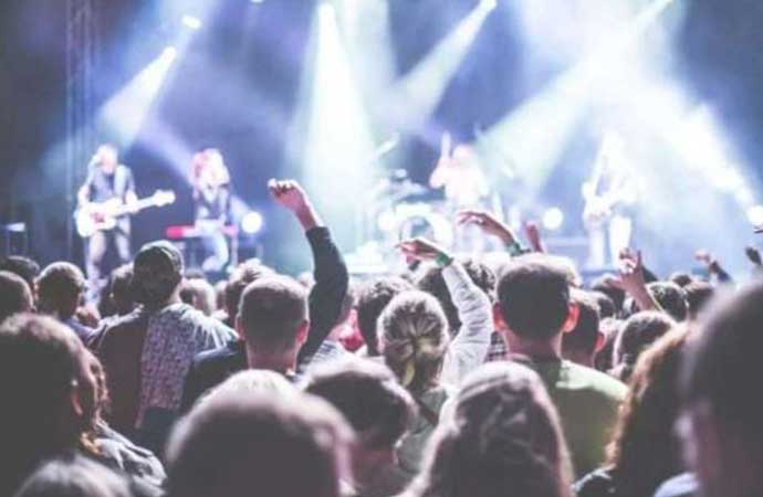 Gericilerin hedef gösterip yasakladığı festival ve konserler için mücadele çağrısı