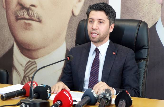 AKP Adana İl Başkanı Mehmet Ay istifa etti - Tele1