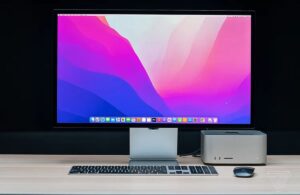 Apple, yeni Mac için özel bir ekran geliştirecek