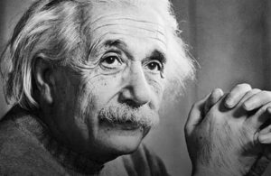 Albert Einstein’ın denklemlerini içeren sayfalar rekor fiyata satıldı