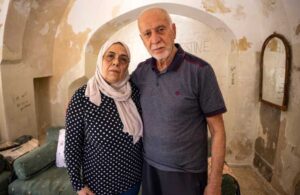 70 yıllık evi İsrail tarafından elinden alınan Filistinli kadın gözyaşlarına boğuldu